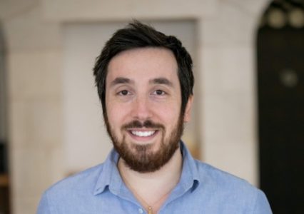 Avi Posen Headshot